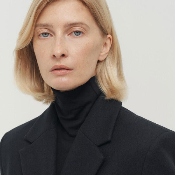 Красивая девушка